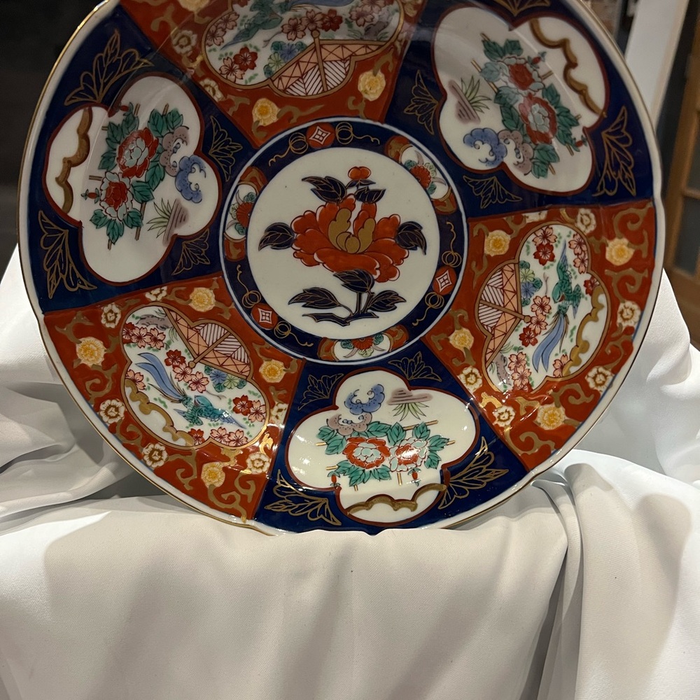 Vintage Gold Imari Porcelain bowl, Japanese Floral Design